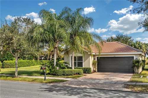$610,000 - 3Br/2Ba -  for Sale in Saturnia Lakes, Naples