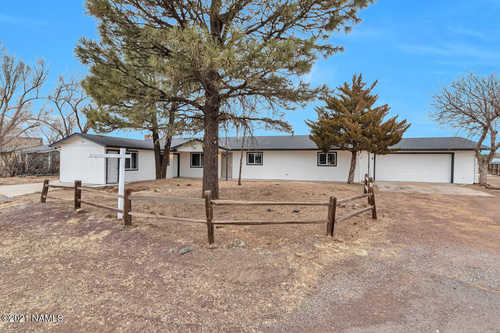 $699,900 - 4Br/3Ba -  for Sale in Flagstaff
