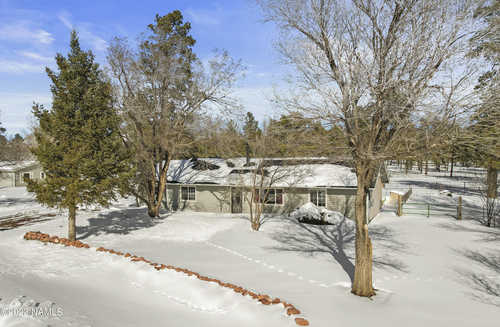 $600,000 - 4Br/3Ba -  for Sale in Flagstaff