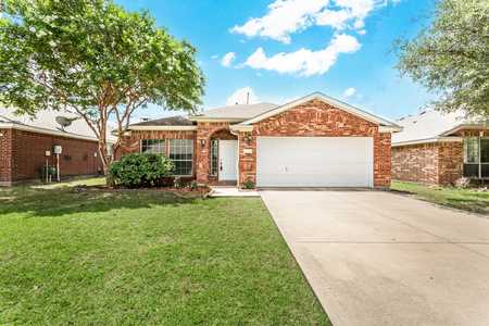 $499,900 - 4Br/2Ba -  for Sale in Grayhawk #01 & #02, Frisco