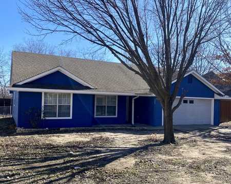 $299,000 - 3Br/2Ba -  for Sale in Vawters First Add, Van Alstyne