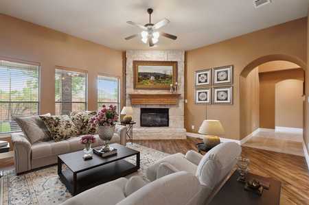 $625,000 - 4Br/3Ba -  for Sale in Sunset Pointe Ph Seventeen, Little Elm