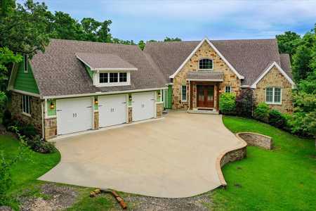 $950,000 - 4Br/4Ba -  for Sale in Emerald Sound At Lake Lewisvil, Oak Point