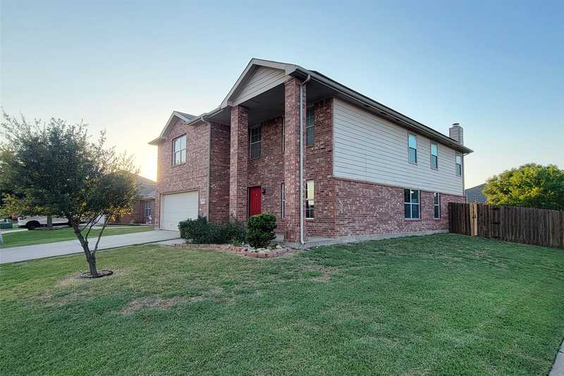 $364,900 - 5Br/3Ba -  for Sale in Saddlebrook Estates Ph 2 Krum, Krum