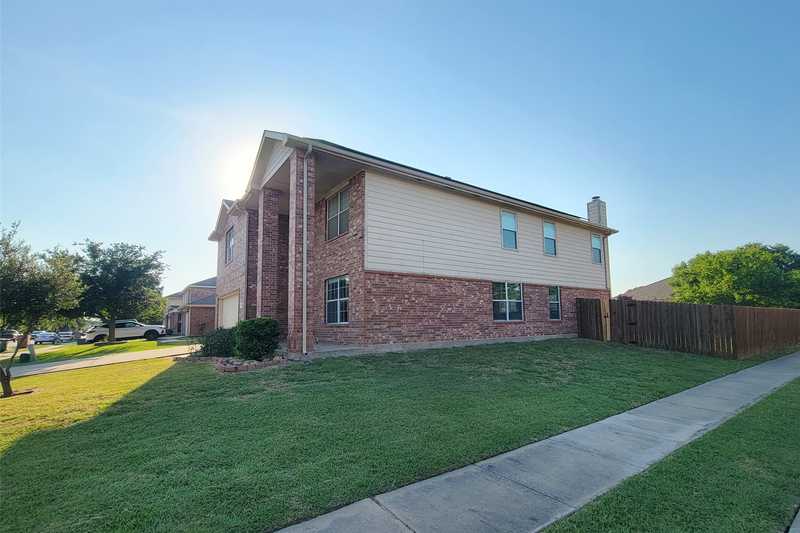 $364,900 - 5Br/3Ba -  for Sale in Saddlebrook Estates Ph 2 Krum, Krum