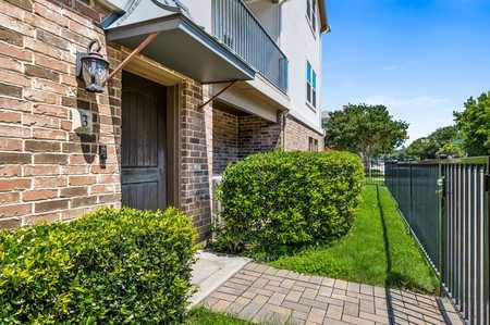 $895,000 - 3Br/3Ba -  for Sale in Emerson Manor Condos Bldg Ii, University Park