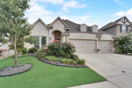 $629,900 - 3Br/3Ba -  for Sale in Willow Wood Ph 2b, Mckinney