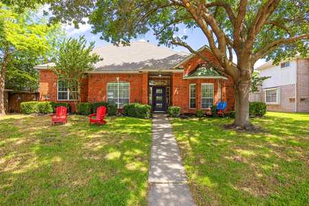 $495,000 - 4Br/3Ba -  for Sale in Cottonwood Bend 6b, Allen