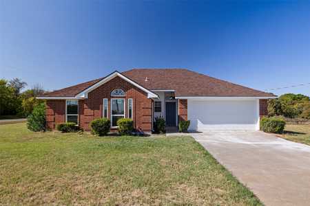 $314,000 - 3Br/2Ba -  for Sale in English Creek Estate, Azle