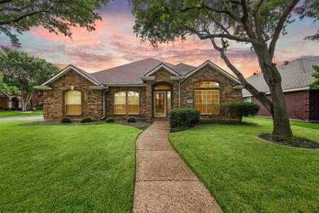 $529,900 - 4Br/2Ba -  for Sale in Grayhawk Ph Iii, Frisco