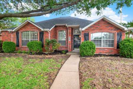 $400,000 - 3Br/2Ba -  for Sale in Colony 29, The Colony