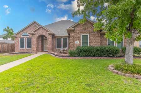 $399,999 - 3Br/2Ba -  for Sale in Quail Hollow Estates Ph I, Sachse