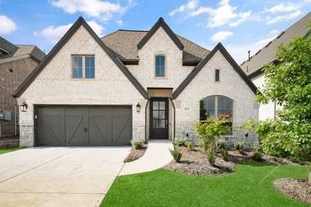 $685,000 - 4Br/3Ba -  for Sale in Mustang Lakes Annex Phase 1, Celina
