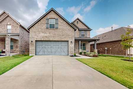 $639,900 - 4Br/4Ba -  for Sale in Creeks Of Legacy Ph 2a, Celina