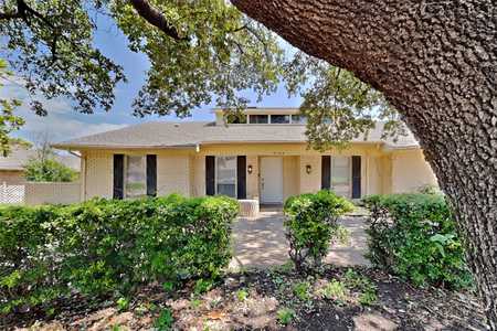 $472,000 - 4Br/3Ba -  for Sale in Cloisters 8, Plano