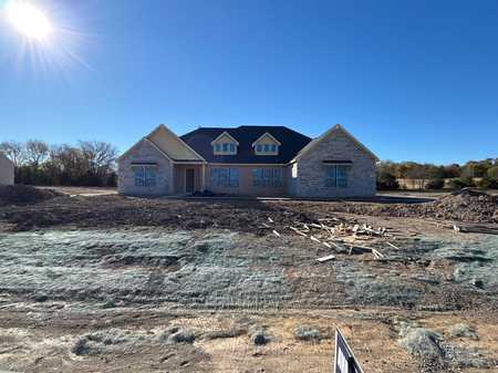 $917,890 - 4Br/3Ba -  for Sale in King Crossing Estates, Van Alstyne