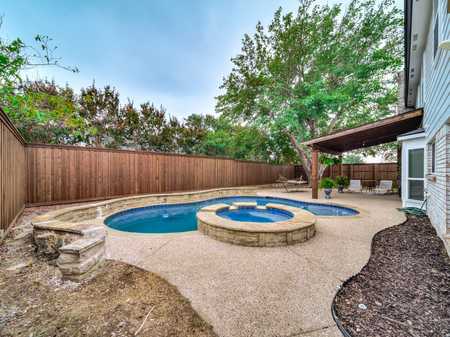 $549,000 - 4Br/3Ba -  for Sale in Highland Meadows, Plano