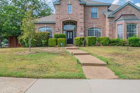 $579,900 - 4Br/4Ba -  for Sale in Stoney Hollow Ph Three, Plano