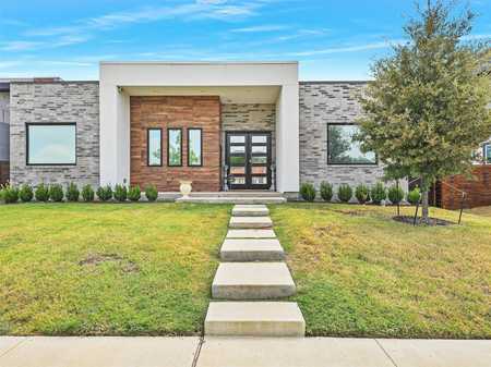 $850,000 - 4Br/3Ba -  for Sale in Creekside Village, Frisco