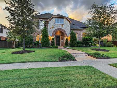 $949,900 - 4Br/4Ba -  for Sale in The Trails Ph1 Sec B, Frisco