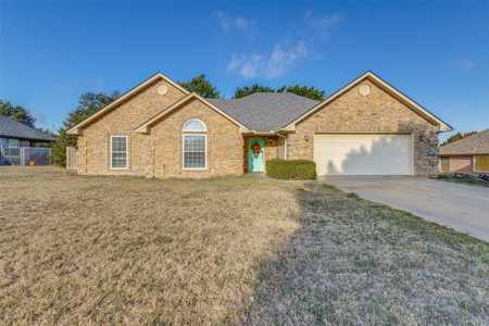 $305,000 - 3Br/2Ba -  for Sale in Thoroughbred Ridge, Bells