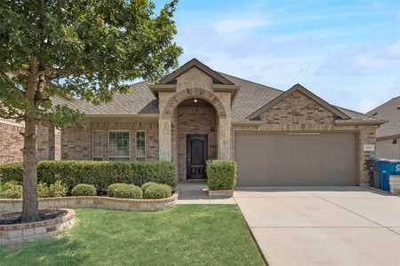 $459,900 - 3Br/2Ba -  for Sale in Rivendale By The Lake Ph 1, Frisco