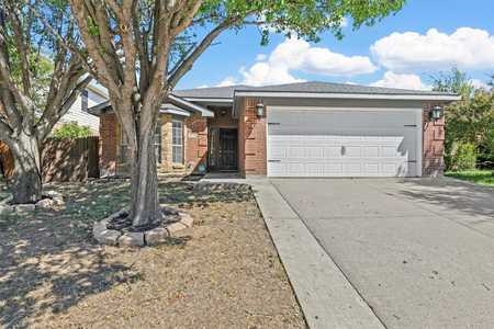 $319,900 - 3Br/2Ba -  for Sale in Mariner Pointe At Little Elm P, Little Elm