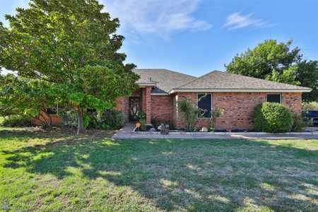 $390,000 - 3Br/3Ba -  for Sale in Country Place S, Abilene