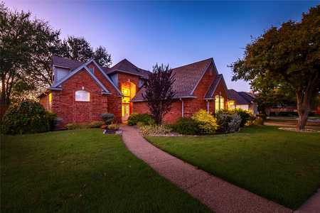 $560,000 - 4Br/3Ba -  for Sale in Meadow Ridge Ph I, Mckinney