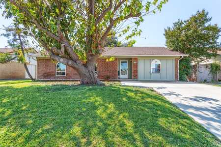 $300,000 - 3Br/2Ba -  for Sale in Village North Add Second Sec, Plano