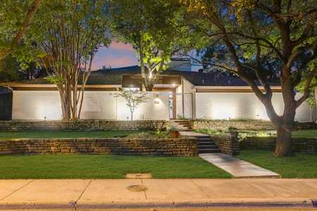 $1,250,000 - 4Br/3Ba -  for Sale in Pebble Creek, Dallas