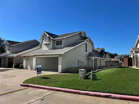 $300,000 - 2Br/3Ba -  for Sale in Hickory Street Village Ph I, Frisco