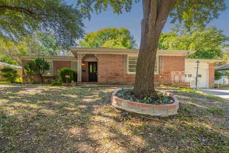 $320,000 - 3Br/2Ba -  for Sale in Ridgmar Add, Fort Worth