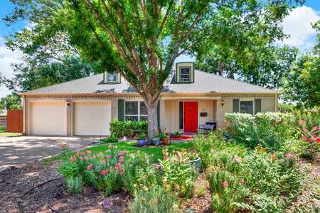 $529,900 - 5Br/3Ba -  for Sale in Parkview Estates, Richardson