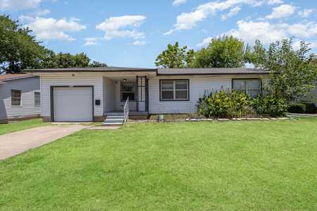 $335,000 - 4Br/2Ba -  for Sale in Ridgecrest Add 05 Instl, Irving