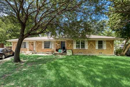 $450,000 - 4Br/2Ba -  for Sale in Spring Valley Plaza, Richardson