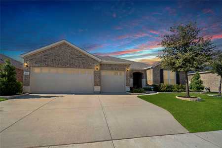 $675,000 - 3Br/3Ba -  for Sale in Frisco Lakes By Del, Frisco