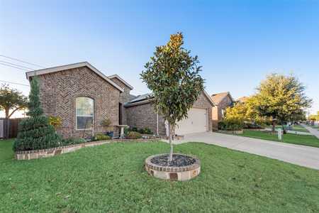 $300,000 - 4Br/2Ba -  for Sale in Fossil Hill Estates, Fort Worth