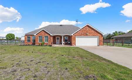 $445,000 - 4Br/2Ba -  for Sale in Vista Meadows Add, Caddo Mills