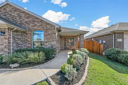 $320,000 - 4Br/2Ba -  for Sale in Boswell Ranch Add, Fort Worth