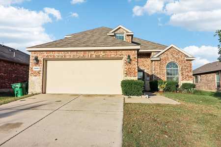 $379,900 - 4Br/3Ba -  for Sale in Cross Oak Ranch Ph 3 Tr, Aubrey