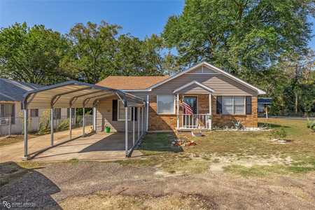 $142,900 - 3Br/3Ba -  for Sale in Miller & Watkin's Addn, Minden