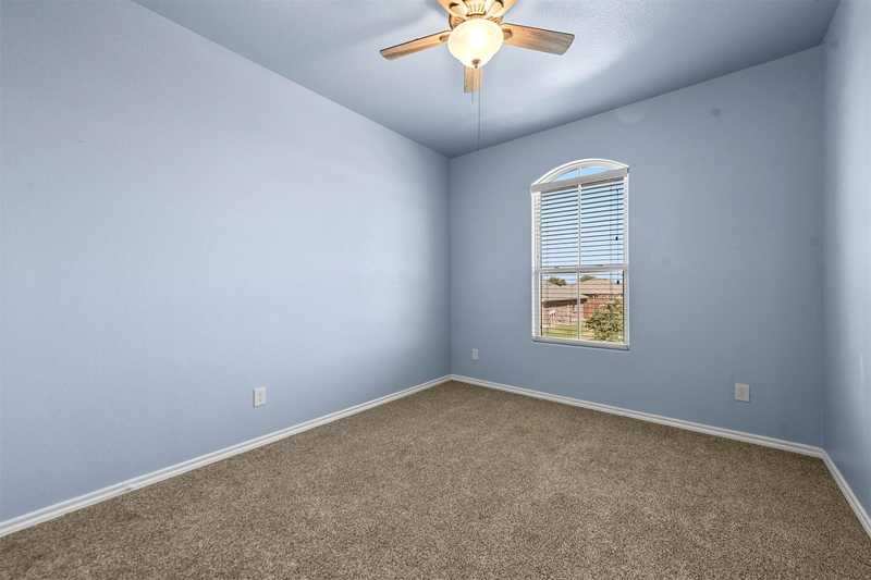 $349,000 - 4Br/3Ba -  for Sale in Aspen Park Ph 1, Krum