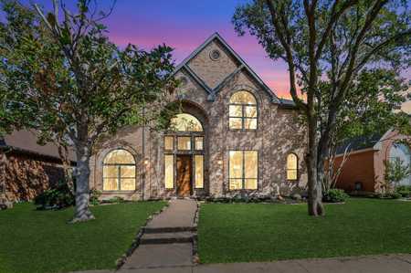 $689,000 - 4Br/3Ba -  for Sale in Village Cottonwood Creek Sec 04, Coppell