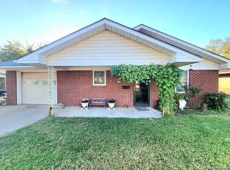 $169,900 - 3Br/2Ba -  for Sale in Thomas, Sulphur Springs