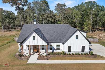 $479,000 - 4Br/3Ba -  for Sale in Merry Oaks Plantation #3, Stonewall