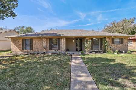 $335,000 - 3Br/2Ba -  for Sale in Lake Country Estates, Rowlett