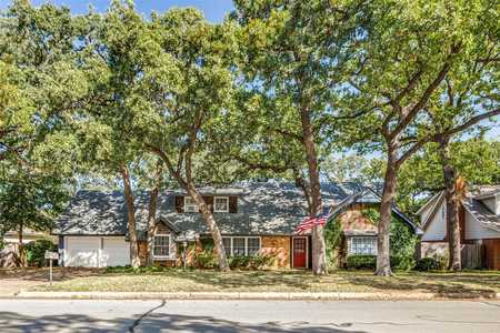 $424,900 - 5Br/3Ba -  for Sale in Oaks The Arlington, Arlington