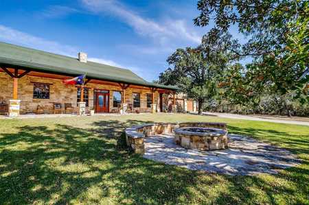 $1,100,000 - 4Br/3Ba -  for Sale in Indian Springs Ranch Ph2, Springtown