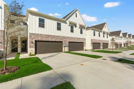 $369,900 - 3Br/3Ba -  for Sale in Enclave Villas Forney Road Sub, Dallas